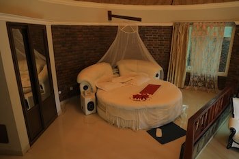 Lewi Hotel Meneharia