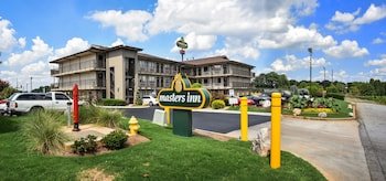 Masters Inn - Tucker