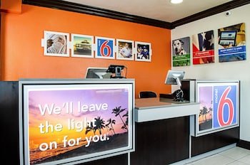 Motel 6 Modesto - Downtown