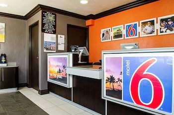 Motel 6 Modesto - Downtown