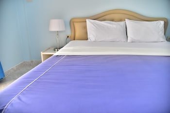 Sunbeach Guesthouse Hotel