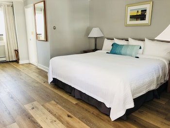 Hyannis Inn Motel