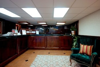 Country Hearth Inn & Suites - Marietta