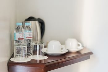 MJ Hotel & Suites