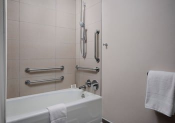 Sheraton Grand Rapids Airport Hotel