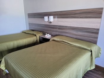 East Lake Inn