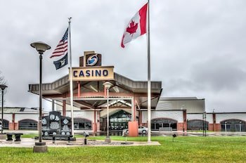Shooting Star Mahnomen Hotel
