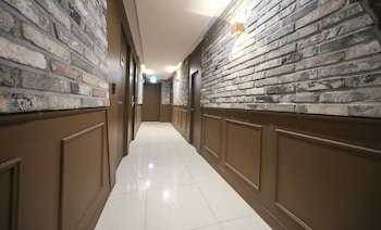 Masan First Class Hotel