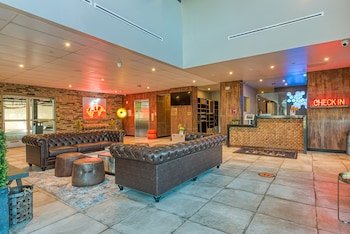 Hotel Lexen Newhall