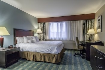 Causeway Bay Lansing Hotel & Convention Center