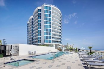 Max Beach Resort