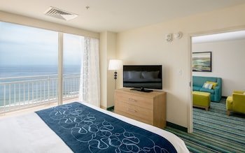 Comfort Suites Beachfront