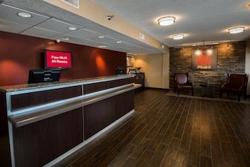 Red Roof PLUS+ Chicago - Naperville