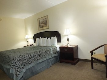 Days Inn by Wyndham Indianapolis Northeast