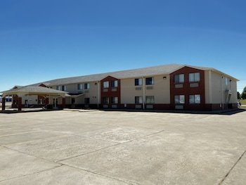 Designer Inn And Suites
