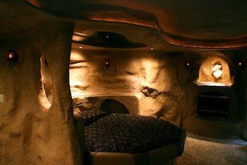 Designer Inn And Suites