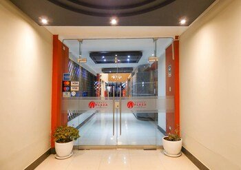 Nuevo Hotel Plaza El Carmen