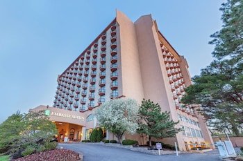 Embassy Suites Kansas City - Plaza