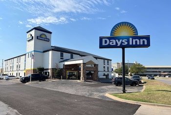 Days Inn by Wyndham Tulsa Central