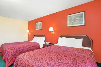 Days Inn by Wyndham Lincoln