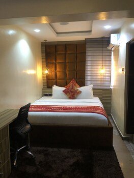 Esporta Suites Ikeja Gra