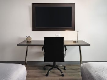 stayAPT Suites Montgomery-Eastern Bypass