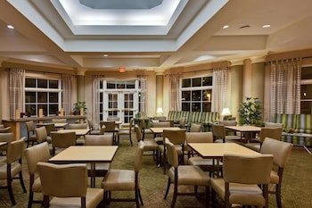 La Quinta Inn & Suites by Wyndham USF (Near Busch Gardens)