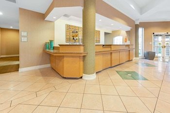La Quinta Inn & Suites by Wyndham USF (Near Busch Gardens)