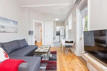 Applewood Suites - Annex Coachhouse Loft