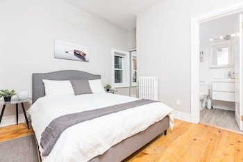 Applewood Suites - Annex Coachhouse Loft