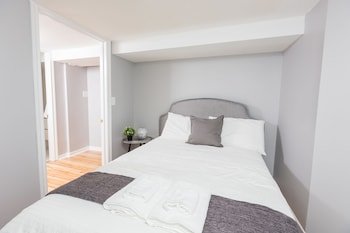 Applewood Suites - Annex Coachhouse Loft