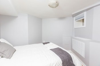 Applewood Suites - Annex Coachhouse Loft