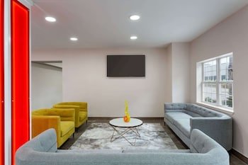 Super 8 by Wyndham San Antonio Airport North
