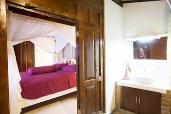 Kubu Ampo Villa