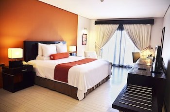 Thunderbird Resort Poro Point
