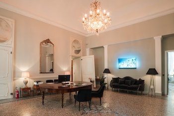 Royal Palace Hotel & Spa