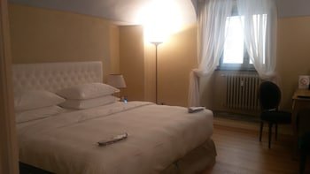 Royal Palace Hotel & Spa