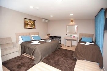 Riva's Club Hotel