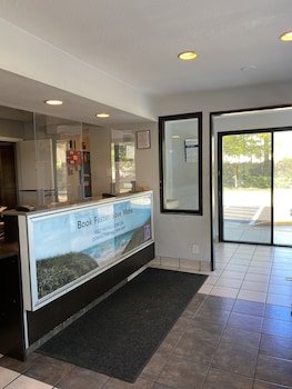 Motel 6 Lantana