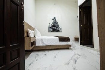 Hotel Via Real