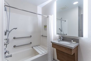 Candlewood Suites O'Fallon - St. Louis Area