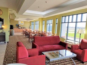 Days Inn by Wyndham Windsor Locks / Bradley Intl Airport