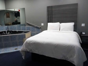 Americas Best Value Inn & Suites-Bush Int'l Airport