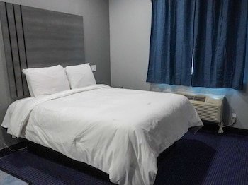 Americas Best Value Inn & Suites-Bush Int'l Airport