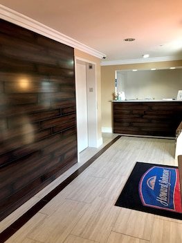 Howard Johnson by Wyndham Salinas