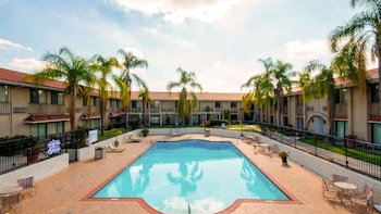 Anaheim Hills Inn & Suites