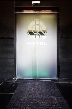 Q Hotel