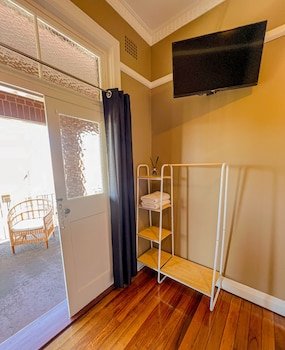 Commercial Hotel