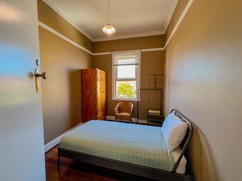 Commercial Hotel