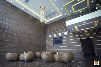 Elegant Hotel Pyi Thar Yar
